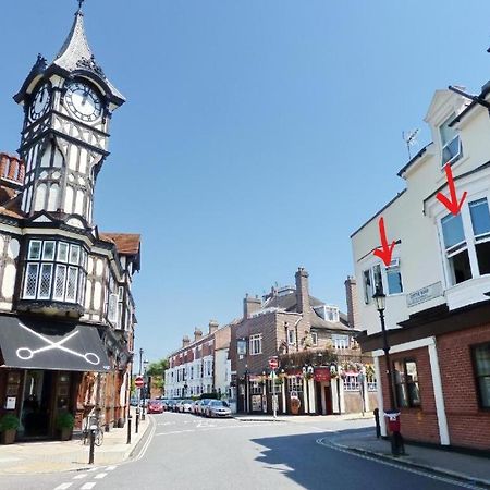 The Clock Tower Apartment - Spacious, Modern, 2 Bed Room Apartment , Southsea With Free Parking - Sleeps 4 Portsmouth Exteriör bild