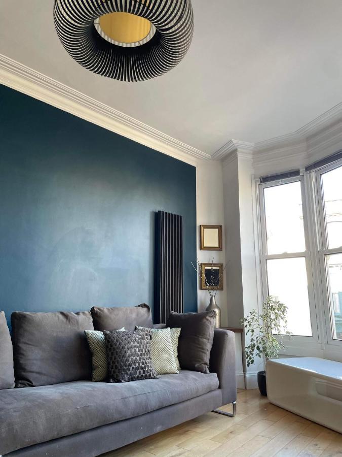The Clock Tower Apartment - Spacious, Modern, 2 Bed Room Apartment , Southsea With Free Parking - Sleeps 4 Portsmouth Exteriör bild